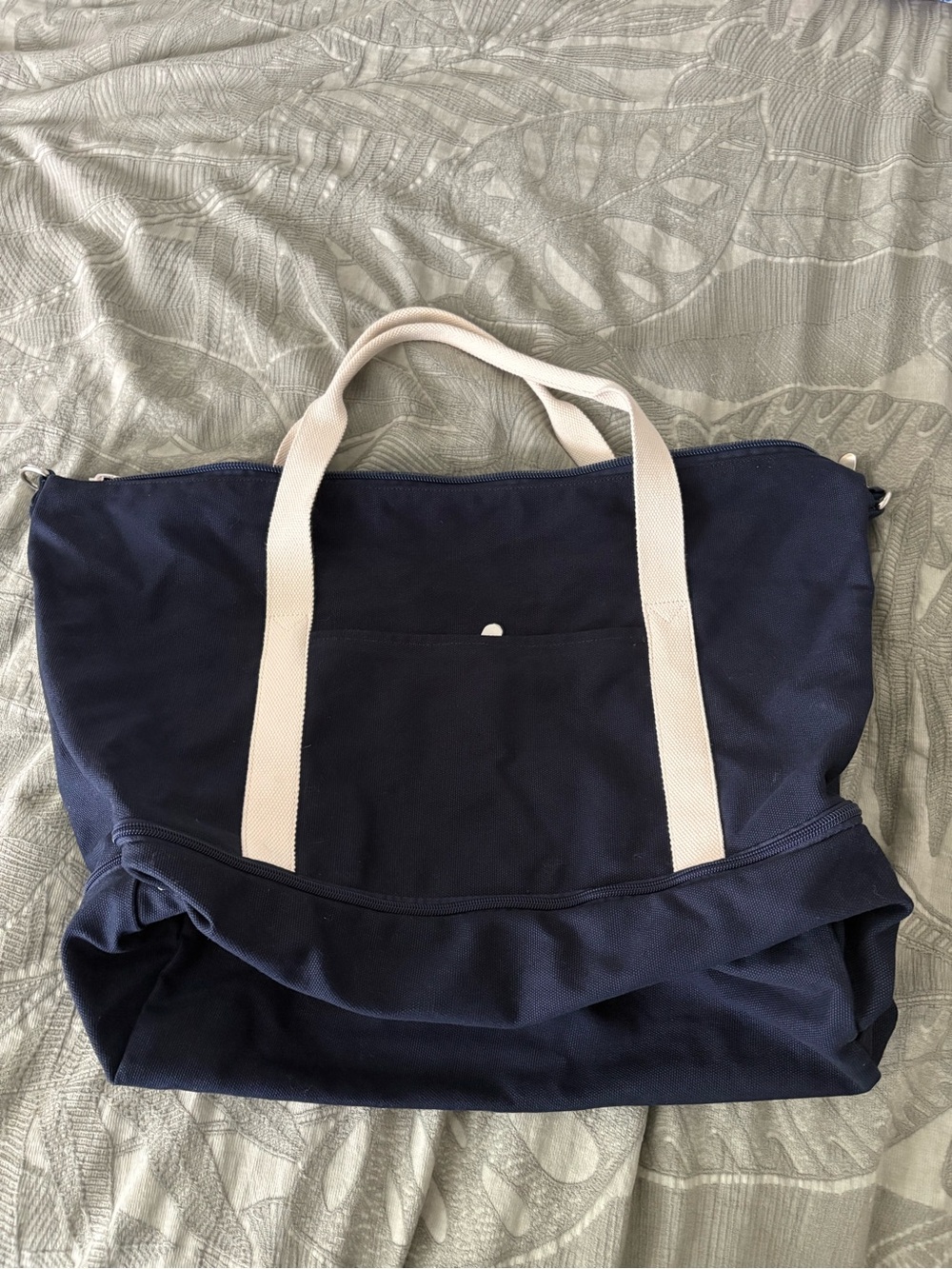 Lo & Sons Navy Duffel Tote with Cream Handles
